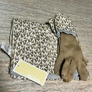 MICHAEL Michael Kors Accessories Nwt Michael Kors Hat Gloves